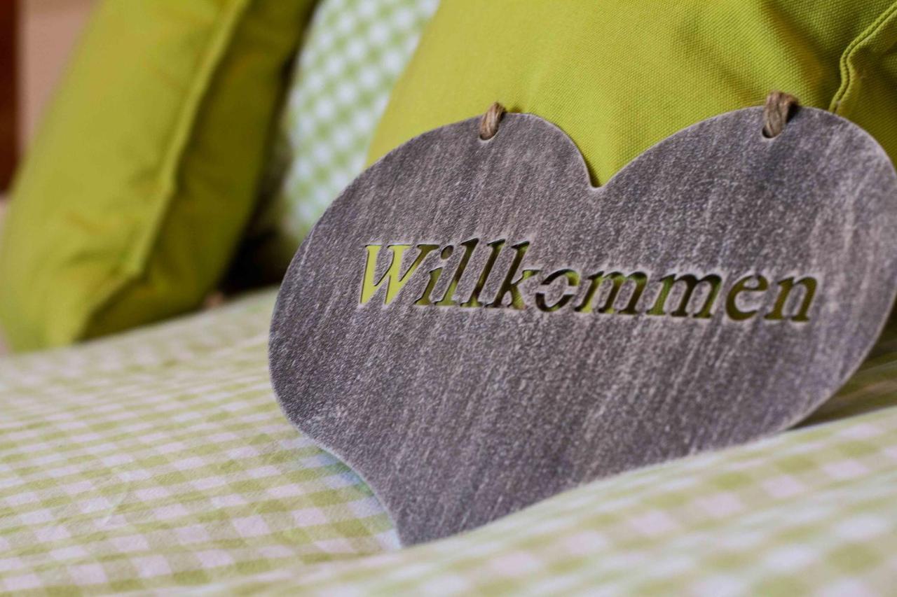Waldhof Grasel Aparthotel Vasdobra Kültér fotó